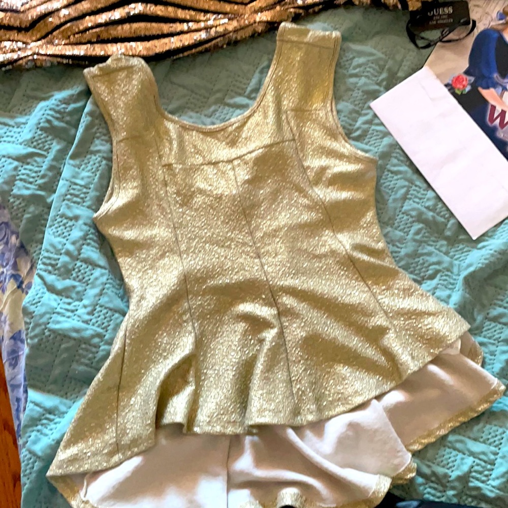 Gold asymmetrical top
